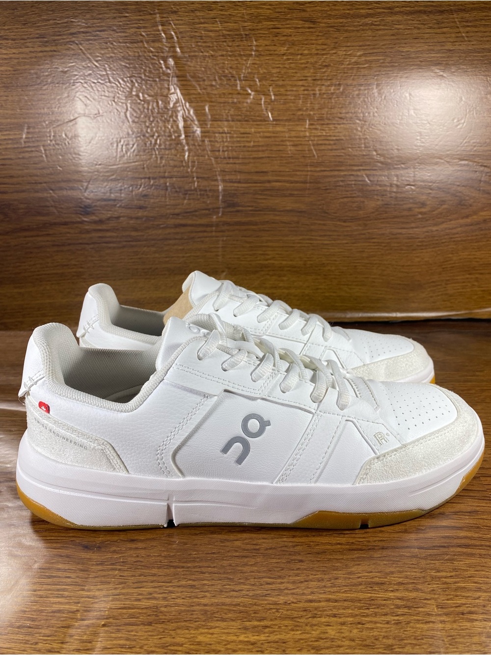 On Cloud Roger women’s shoe size 8.5
